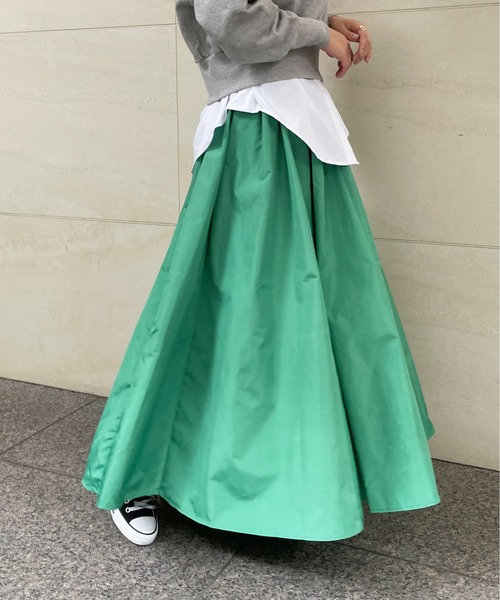 StyleSea（スタイルシー）の「タフタマキシフレアスカート（スカート・レディース・ホワイト/ブラック/ベージュ/ピンク/オレンジ/ブルー/グリーン/グレイッシュベージュ・MEDIUM）」の5枚目の写真