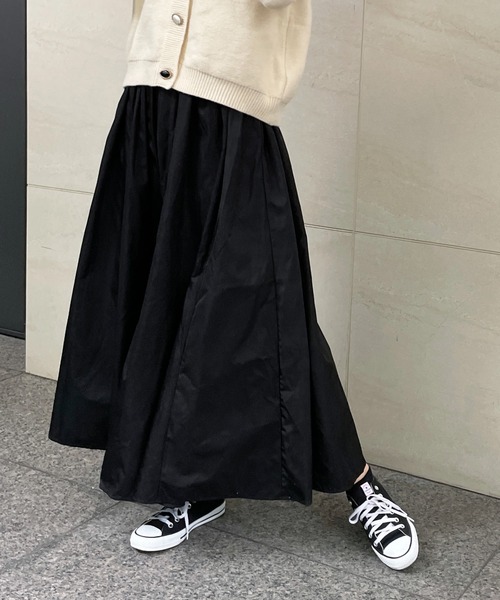 StyleSea（スタイルシー）の「タフタマキシフレアスカート（スカート・レディース・ホワイト/ブラック/ベージュ/ピンク/オレンジ/ブルー/グリーン/グレイッシュベージュ・MEDIUM）」の15枚目の写真