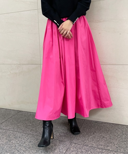 StyleSea（スタイルシー）の「タフタマキシフレアスカート（スカート・レディース・ホワイト/ブラック/ベージュ/ピンク/オレンジ/ブルー/グリーン/グレイッシュベージュ・MEDIUM）」の18枚目の写真