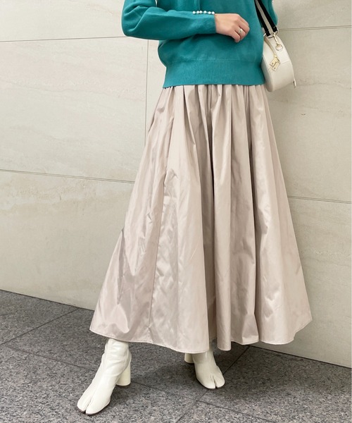 StyleSea（スタイルシー）の「タフタマキシフレアスカート（スカート・レディース・ホワイト/ブラック/ベージュ/ピンク/オレンジ/ブルー/グリーン/グレイッシュベージュ・MEDIUM）」の22枚目の写真