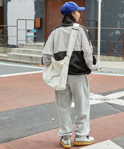 MONO-MART(モノマート)の「【retock's】ロゴ刺繍 ナイロン ビッグアノラック切替スタンドブルゾン(ブルゾン・メンズ・ブラック/オリーブ/ブラウン/ネイビー/ベージュ・M/L)」の8枚目の写真