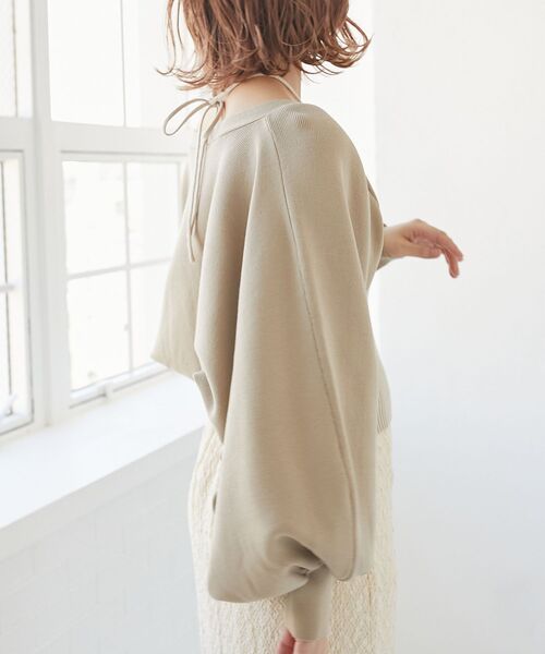 MAJESTIC LEGON（マジェスティックレゴン）の「チェーン付きショートニットボレロ（カーディガン/ボレロ・レディース・アイボリー/ベージュ/ブラック/サンドベージュ・MEDIUM）」の16枚目の写真