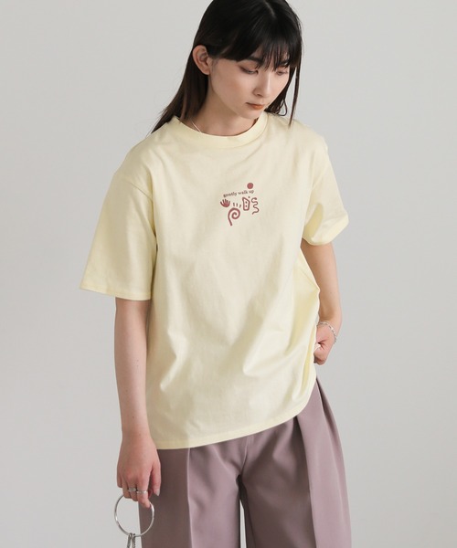 select MOCA(セレクトモカ)の「フロントニュアンスロゴTシャツ(Tシャツ/カットソー・レディース・ホワイト/ペールイエロー/ブルー・FREE)」の3枚目の写真