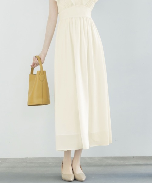 SAISON DE PAPILLON（セゾンドパピヨン）の「フリルカラーロング丈ジョゼットワンピース（ワンピース・レディース・アイボリー/ブラック/ベージュ・M/L/S）」の18枚目の写真