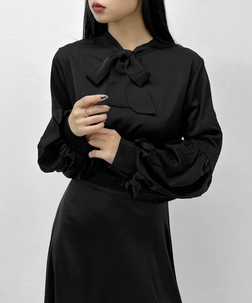 LVEU.（ラブユ.）の「【ZOZOTOWN限定】Volume sleeve bowtie blouse / ボリュームスリーブボウタイブラウス（シャツ/ブラウス・レディース・ホワイト/ブラック・FREE）」の6枚目の写真