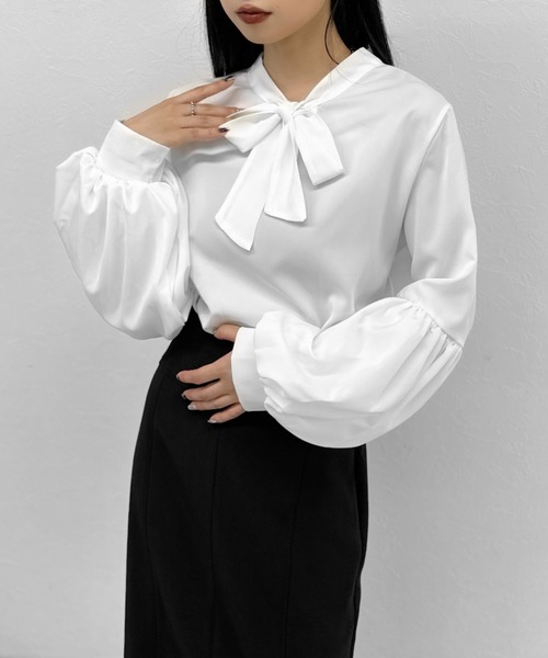 LVEU.（ラブユ.）の「【ZOZOTOWN限定】Volume sleeve bowtie blouse / ボリュームスリーブボウタイブラウス（シャツ/ブラウス・レディース・ホワイト/ブラック・FREE）」の9枚目の写真