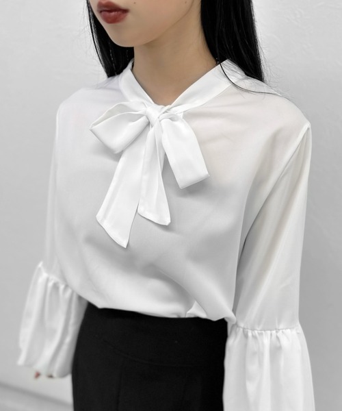 LVEU.（ラブユ.）の「【ZOZOTOWN限定】Volume sleeve bowtie blouse / ボリュームスリーブボウタイブラウス（シャツ/ブラウス・レディース・ホワイト/ブラック・FREE）」の15枚目の写真
