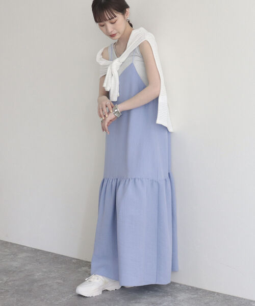 fredy emue（フレディエミュ）の「【fredyemueフレディエミュ】ラメ切替ギャザーキャミワンピース（ワンピース・レディース・ベージュ/ブラック/サックスブルー・38）」の3枚目の写真