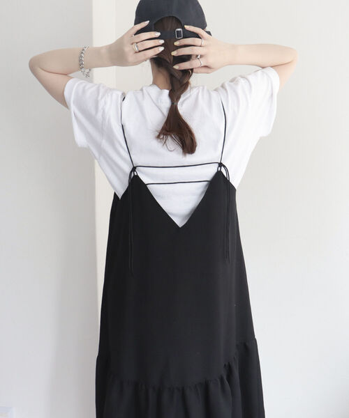 fredy emue（フレディエミュ）の「【fredyemueフレディエミュ】ラメ切替ギャザーキャミワンピース（ワンピース・レディース・ベージュ/ブラック/サックスブルー・38）」の2枚目の写真