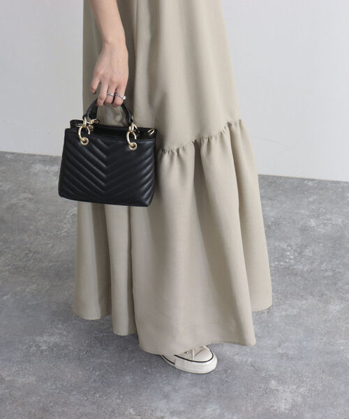 fredy emue（フレディエミュ）の「【fredyemueフレディエミュ】ラメ切替ギャザーキャミワンピース（ワンピース・レディース・ベージュ/ブラック/サックスブルー・38）」の22枚目の写真