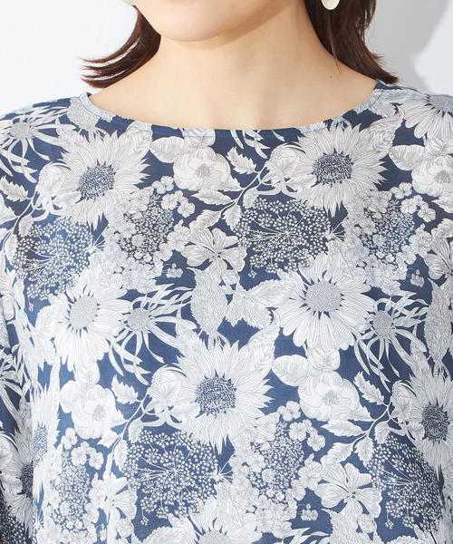 A/C DESIGN BY ALPHA CUBIC（エーシーデザインバイアルファキュービック）の「【リバティ】プリントパフスリーブプルオーバー（シャツ/ブラウス・レディース・ブルー/ネイビー・13号/9号/11号）」の4枚目の写真