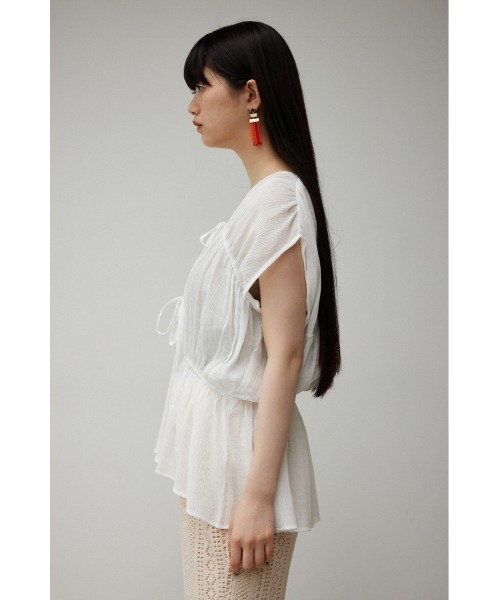 AZUL by moussy(アズールバイマウジー)の「GATHER PEPLUM BLOUSE/ギャザーペプラムブラウス(シャツ/ブラウス・レディース・オフホワイト/ブラック/オレンジ・SMALL/MEDIUM)」の8枚目の写真