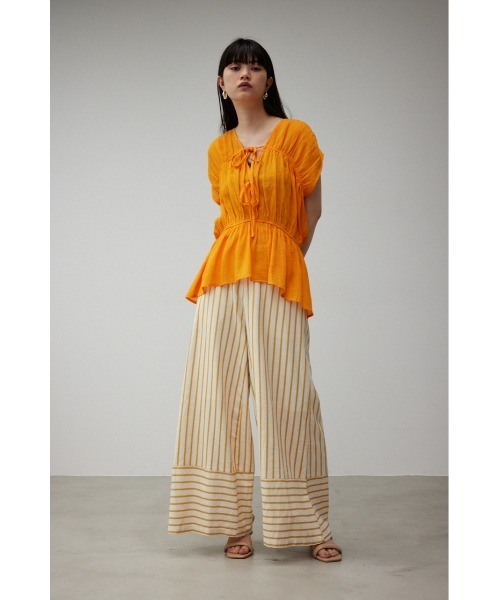 AZUL by moussy(アズールバイマウジー)の「GATHER PEPLUM BLOUSE/ギャザーペプラムブラウス(シャツ/ブラウス・レディース・オフホワイト/ブラック/オレンジ・SMALL/MEDIUM)」の15枚目の写真