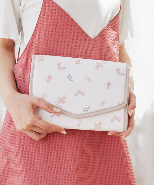 Rosemadame(ローズマダム)の「母子手帳ケース(母子手帳ケース・レディース・サーモンピンク/ベージュ/オフホワイト・FREE)」の2枚目の写真
