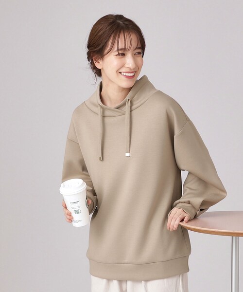 DRESKIP(ドレスキップ)の「◆【体型カバー】なめらかタッチ もちさら抜け衿トップス(スウェット・レディース・ピンク系/サンドベージュ/ブルー/ライトグレー/ブラック・04/02/03)」の4枚目の写真