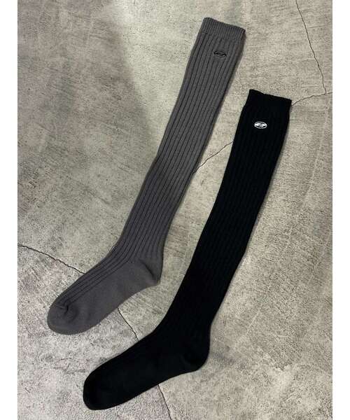 EMODA（エモダ）の「サイドロゴロングソックス（ソックス/靴下・レディース・グレー/ブラック・FREE）」の3枚目の写真