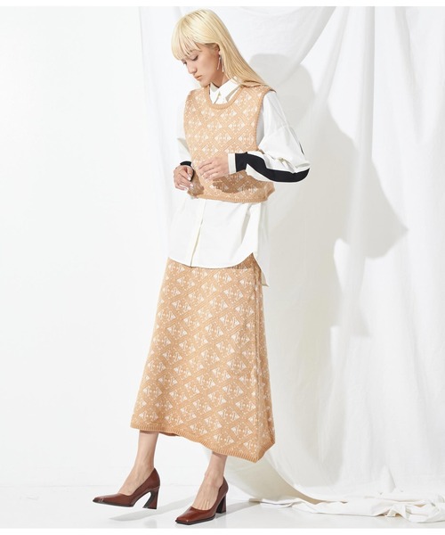 Settimissimo（セッティミッシモ）の「ヴィンテージ風ジャガードニットスカート（スカート・レディース・ベージュ/ブラック・FREE）」の4枚目の写真