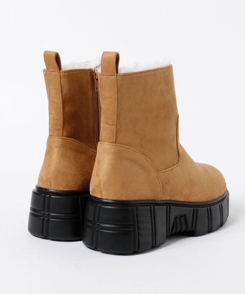 LAKOLE(ラコレ)の「フェイクムートンボリュームブーツ / 983889(ブーツ・レディース・ブラック/ベージュ・MEDIUM/LARGE)」の12枚目の写真