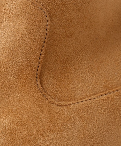 LAKOLE(ラコレ)の「フェイクムートンボリュームブーツ / 983889(ブーツ・レディース・ブラック/ベージュ・MEDIUM/LARGE)」の7枚目の写真