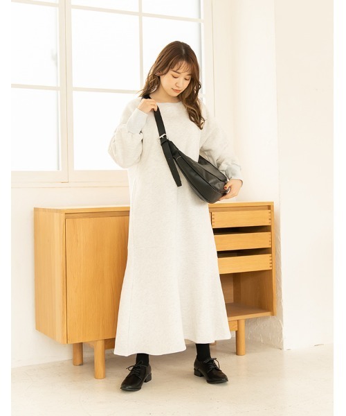 chocomee（チョコミー）の「half moon shoulder bag（ショルダーバッグ・レディース・ベージュ/ブラウン/ブラック・FREE）」の2枚目の写真