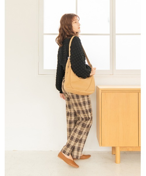 chocomee（チョコミー）の「half moon shoulder bag（ショルダーバッグ・レディース・ベージュ/ブラウン/ブラック・FREE）」の6枚目の写真