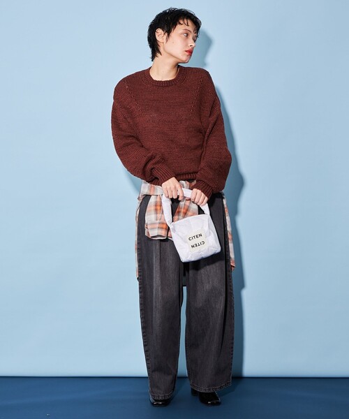 CITEN（シテン）の「＜CITEN＞パデッド ドラムバッグ ハーフ（ハンドバッグ・レディース・ブラック/ホワイト/シルバー/オレンジ系その他・FREE）」の6枚目の写真