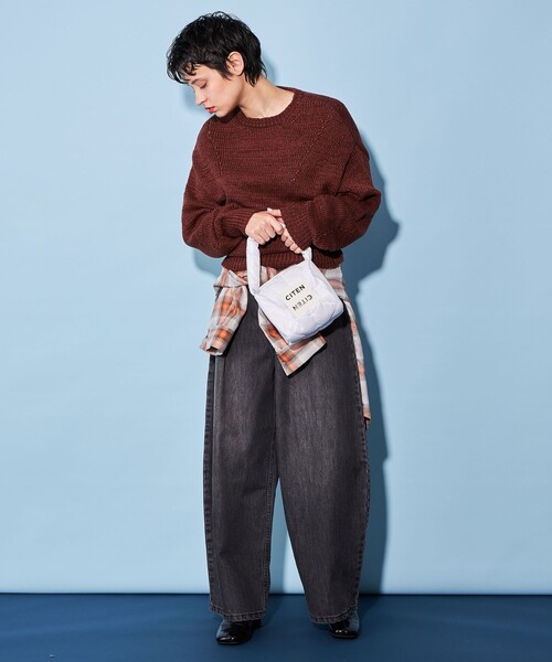 CITEN（シテン）の「＜CITEN＞パデッド ドラムバッグ ハーフ（ハンドバッグ・レディース・ブラック/ホワイト/シルバー/オレンジ系その他・FREE）」の7枚目の写真