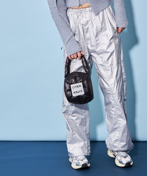 CITEN（シテン）の「＜CITEN＞パデッド ドラムバッグ ハーフ（ハンドバッグ・レディース・ブラック/ホワイト/シルバー/オレンジ系その他・FREE）」の14枚目の写真