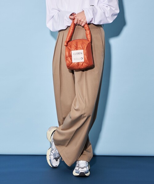 CITEN（シテン）の「＜CITEN＞パデッド ドラムバッグ ハーフ（ハンドバッグ・レディース・ブラック/ホワイト/シルバー/オレンジ系その他・FREE）」の16枚目の写真