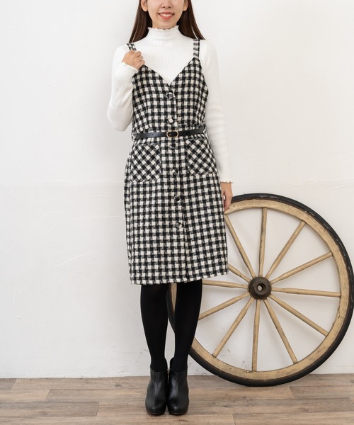 Grandeir(グランディール)の「チェックツイードくるみボタンワンピ(ワンピース・レディース・ブラック/モカ・M)」の2枚目の写真