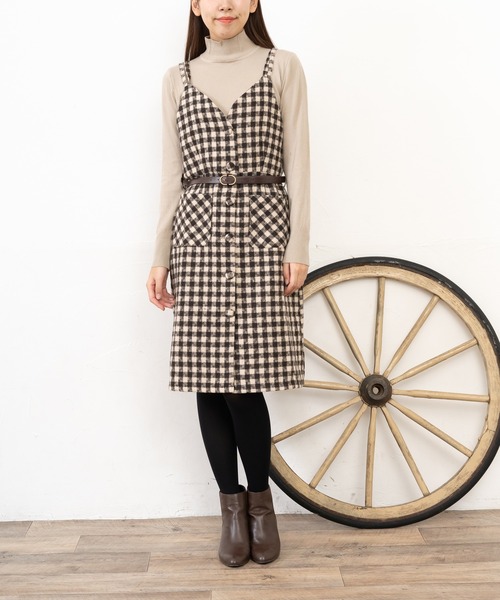 Grandeir(グランディール)の「チェックツイードくるみボタンワンピ(ワンピース・レディース・ブラック/モカ・M)」の1枚目の写真