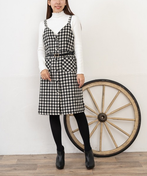 Grandeir(グランディール)の「チェックツイードくるみボタンワンピ(ワンピース・レディース・ブラック/モカ・M)」の3枚目の写真