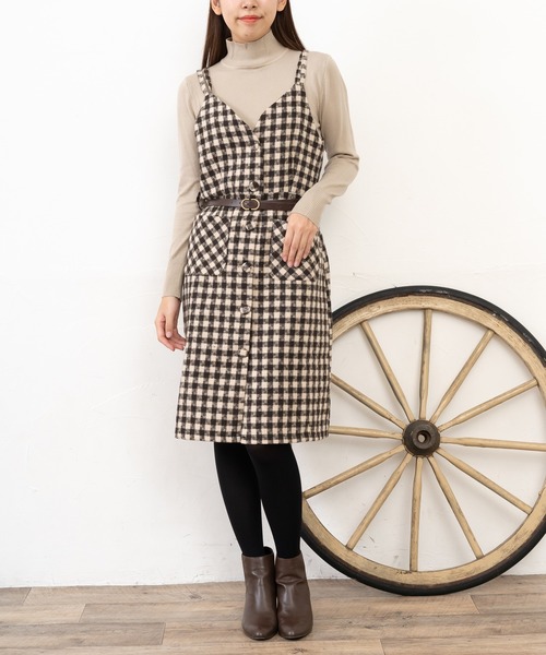 Grandeir(グランディール)の「チェックツイードくるみボタンワンピ(ワンピース・レディース・ブラック/モカ・M)」の14枚目の写真