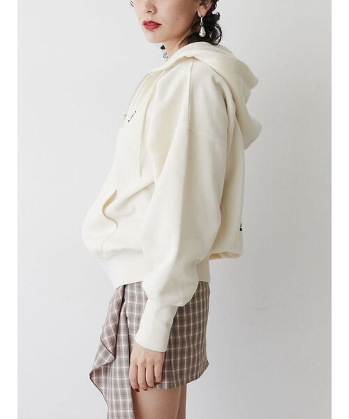 jouetie（ジュエティ）の「バタフライプリントフーディー（パーカー・レディース・ブラック/ブルー/アイボリー・MEDIUM）」の6枚目の写真