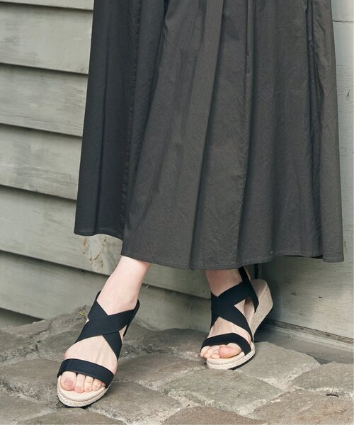 ikka（イッカ）の「ウェッジラバーベルトサンダル（サンダル・レディース・ブラック/ブラウン/オフホワイト・M/L）」の20枚目の写真