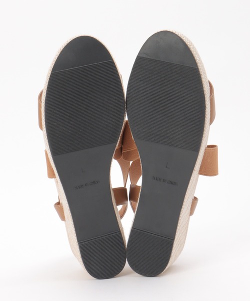 ikka（イッカ）の「ウェッジラバーベルトサンダル（サンダル・レディース・ブラック/ブラウン/オフホワイト・M/L）」の4枚目の写真