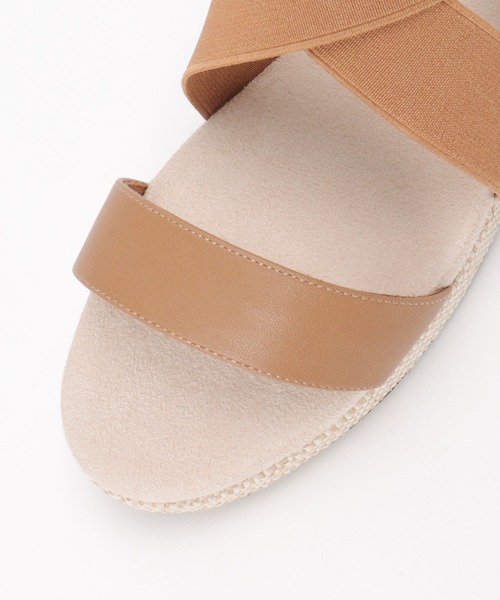 ikka（イッカ）の「ウェッジラバーベルトサンダル（サンダル・レディース・ブラック/ブラウン/オフホワイト・M/L）」の10枚目の写真