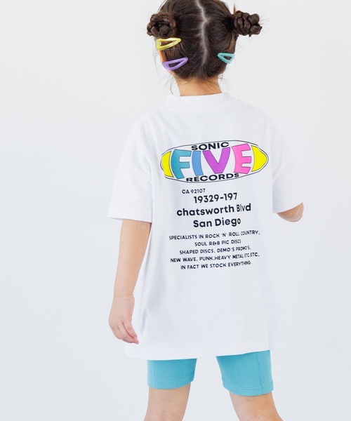 LOWRYS FARM（ローリーズファーム）の「ＢＩＧネオンＴＥＥ　103008（Tシャツ/カットソー・キッズ・ホワイト/グレー/ブルー/チャコール/ピンク/グレー系その他/グレー系その他2/ブラック・110cm/120cm/130cm/140cm/150cm）」の2枚目の写真