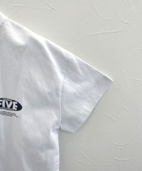 LOWRYS FARM（ローリーズファーム）の「ＢＩＧネオンＴＥＥ　103008（Tシャツ/カットソー・キッズ・ホワイト/グレー/ブルー/チャコール/ピンク/グレー系その他/グレー系その他2/ブラック・110cm/120cm/130cm/140cm/150cm）」の12枚目の写真