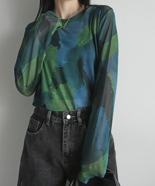 COURO（コウロ）の「アート柄ロングスリーブシアーＴシャツ（Tシャツ/カットソー・レディース・ブルー系/グリーン系/ピンク/ブルーグレー/パープル系/グレー系・M/L）」の5枚目の写真