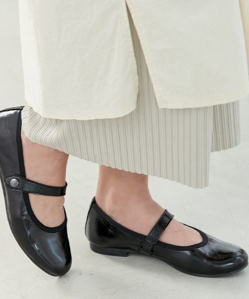Piedi Nudi(ピエディヌーディ)の「ZOCCU 柔らかく 歩きやすい 本革 ストラップシューズ(ドレスシューズ・レディース・クリアブラック/チョコ/ホワイト/ブラック・23.5cm/24.5cm/23.0cm/24.0cm/25.0cm/22.5cm)」の4枚目の写真