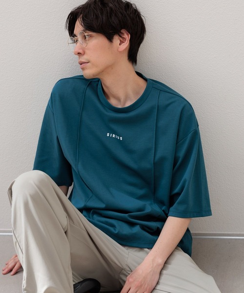 LAKOLE(ラコレ)の「ピンタックロゴ半袖T / 108805(Tシャツ/カットソー・メンズ・ホワイト/ダークオリーブ/ブラック/ピンク・LARGE/MEDIUM)」の1枚目の写真