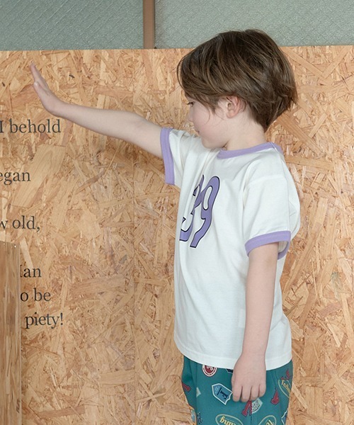 b・ROOM（ビールーム）の「【型崩れしないやわらかコットン】ナンバリングリンガーTシャツ（Tシャツ/カットソー・キッズ・ブルー/バイオレット/ブラック/グリーン/マスタード・120cm/130cm/150cm/110cm/140cm/100cm）」の10枚目の写真
