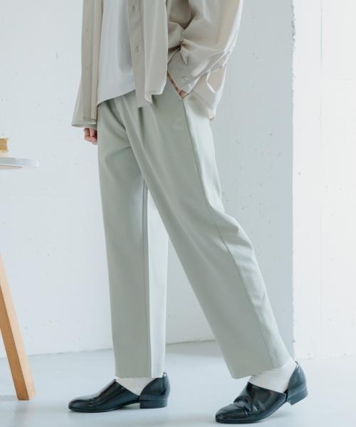 SENSE OF PLACE by URBAN RESEARCH（センスオブプレイスバイアーバンリサーチ）の「『イージーケア/セットアップ対応』ダブルタックテーパードスラックス（スラックス・メンズ・ブラック/ライトベージュ/グレー/ブルー/ベージュ/チャコールグレー・SMALL/MEDIUM/LARGE）」の5枚目の写真