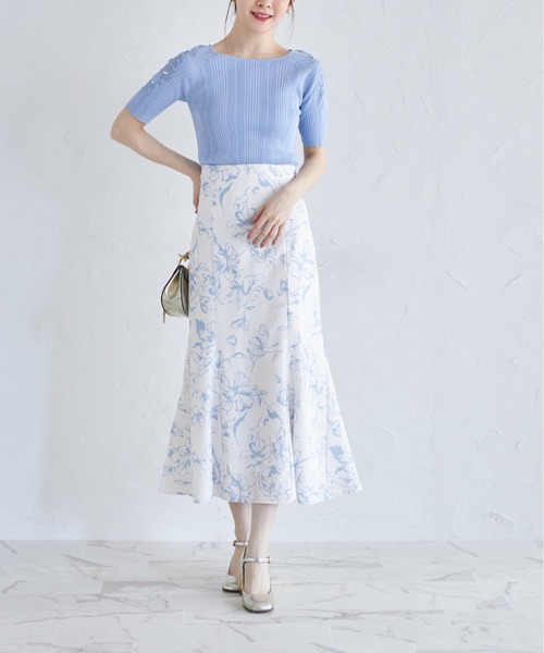 tocco closet(トッコ クローゼット)の「バックレースアップラインフラワープリントマーメイドスカート(スカート・レディース・ピンク/ブルー・M)」の4枚目の写真