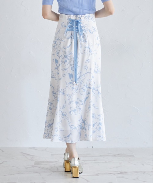 tocco closet(トッコ クローゼット)の「バックレースアップラインフラワープリントマーメイドスカート(スカート・レディース・ピンク/ブルー・M)」の8枚目の写真