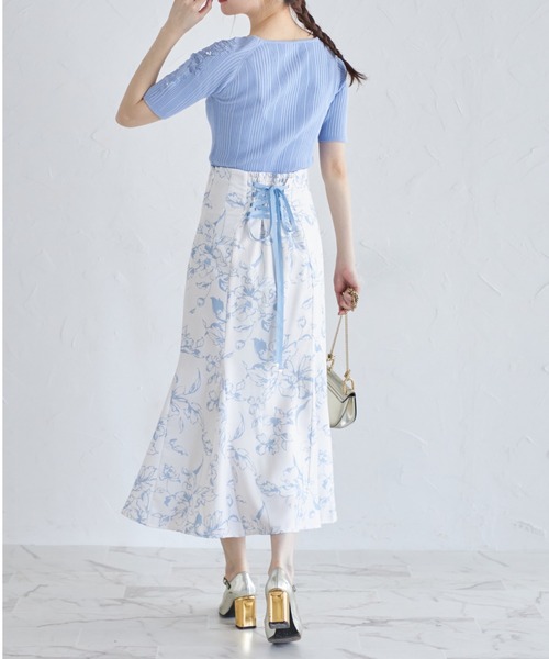 tocco closet(トッコ クローゼット)の「バックレースアップラインフラワープリントマーメイドスカート(スカート・レディース・ピンク/ブルー・M)」の5枚目の写真