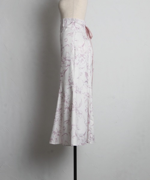 tocco closet(トッコ クローゼット)の「バックレースアップラインフラワープリントマーメイドスカート(スカート・レディース・ピンク/ブルー・M)」の19枚目の写真