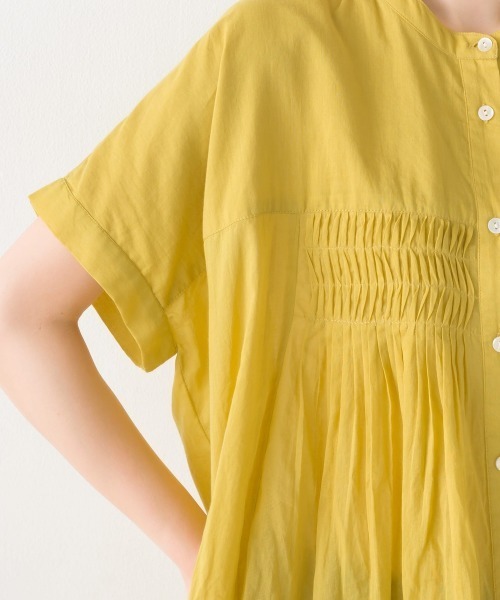OMNES(オムネス)の「コットンボイルタックギャザーシャツ半袖(シャツ/ブラウス・レディース・ホワイト/ブラック/ベージュ/グリーン/マスタード/ブラウン系その他/グリーン系その他/ブルー・FREE)」の10枚目の写真