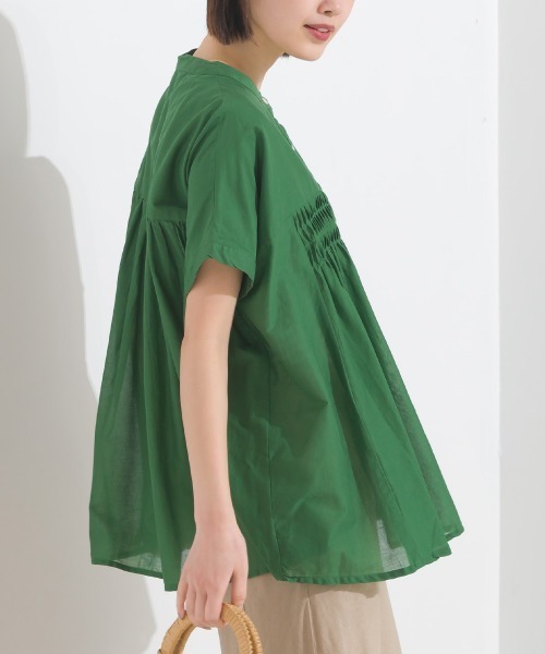 OMNES(オムネス)の「コットンボイルタックギャザーシャツ半袖(シャツ/ブラウス・レディース・ホワイト/ブラック/ベージュ/グリーン/マスタード/ブラウン系その他/グリーン系その他/ブルー・FREE)」の14枚目の写真